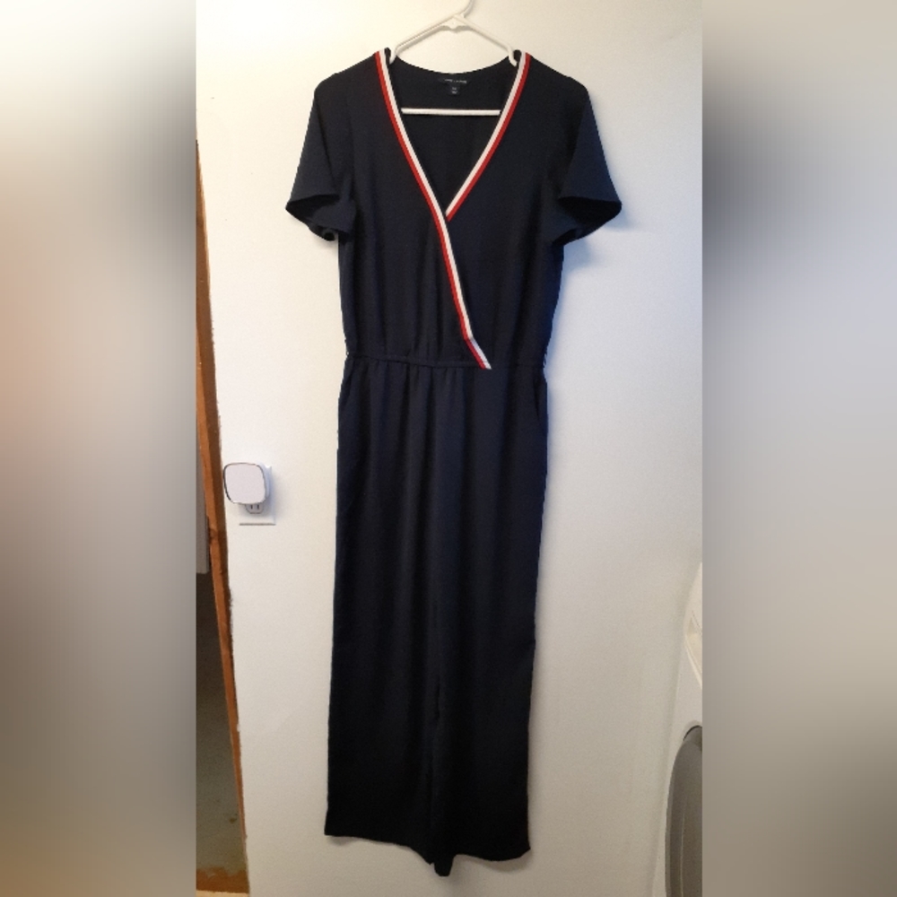 Dark blue Tommy Hilfiger jumpsuit - size small